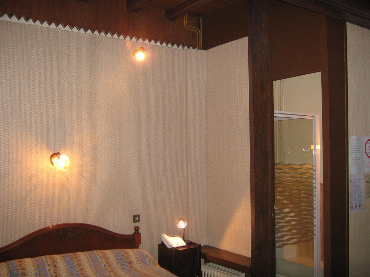 Logis Hotel Restaurant La Chaumiere Tournon-sur-Rhone Zewnętrze zdjęcie